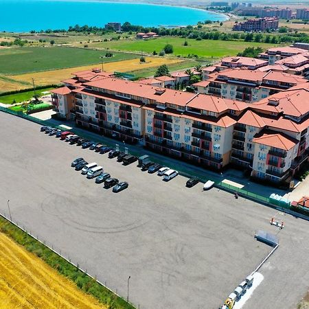 Apartcomplex Chateau أهيلوي المظهر الخارجي الصورة