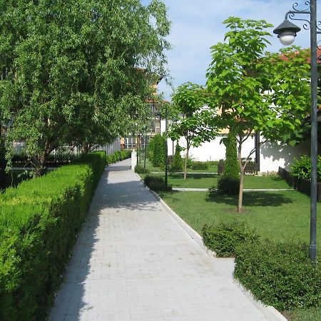 Apartcomplex Chateau أهيلوي المظهر الخارجي الصورة