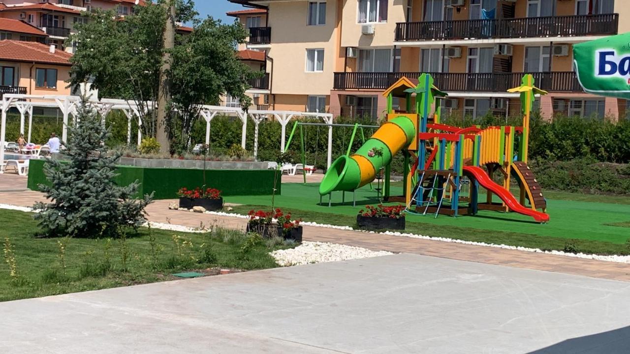 Apartcomplex Chateau أهيلوي المظهر الخارجي الصورة