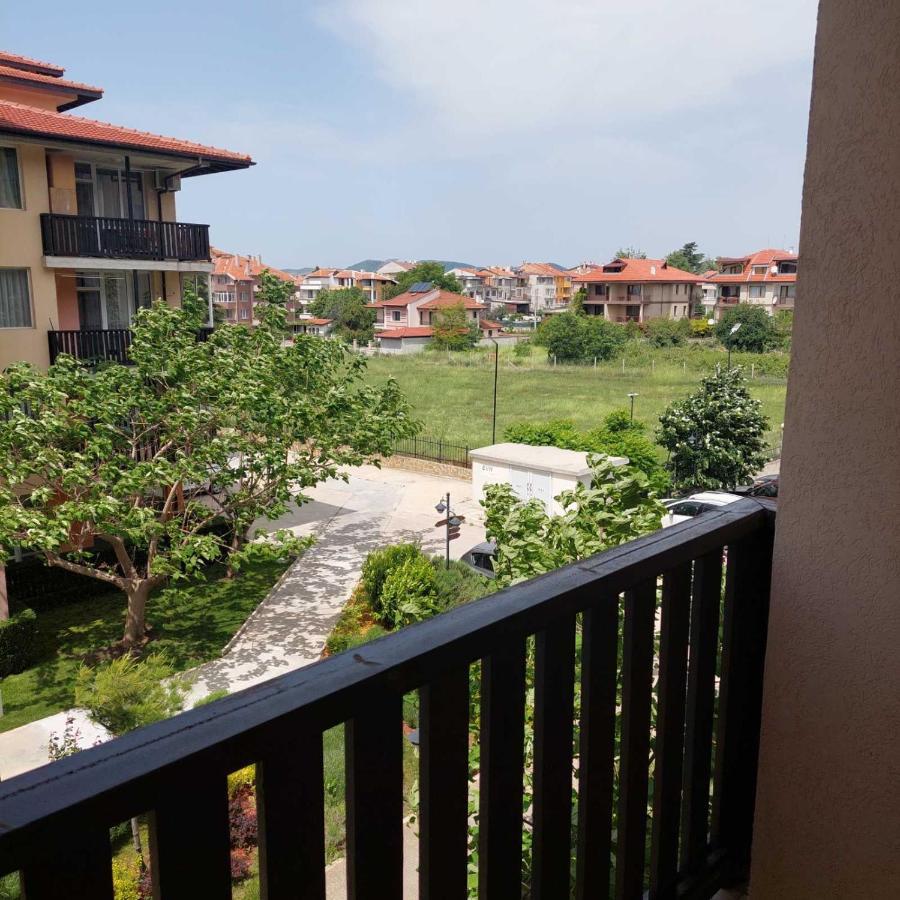 Apartcomplex Chateau أهيلوي المظهر الخارجي الصورة