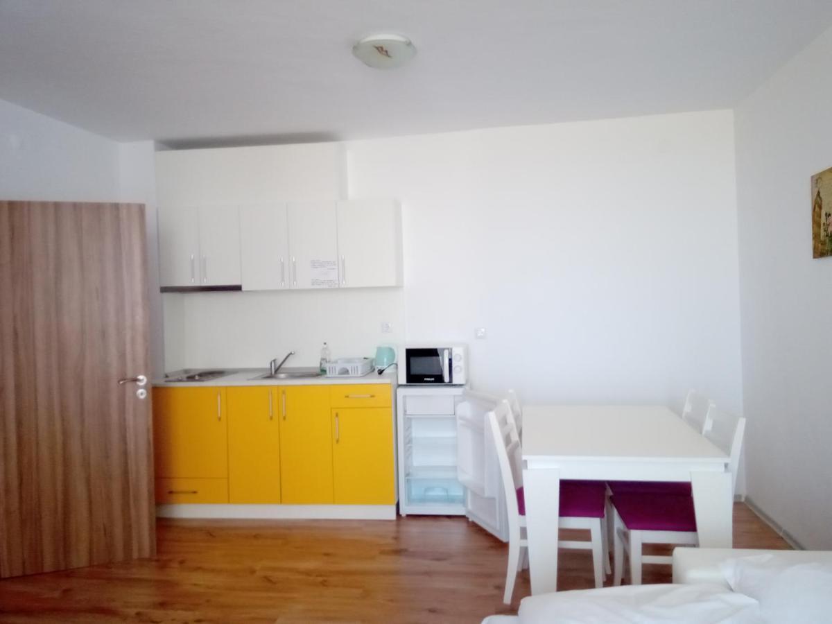 Apartcomplex Chateau أهيلوي المظهر الخارجي الصورة