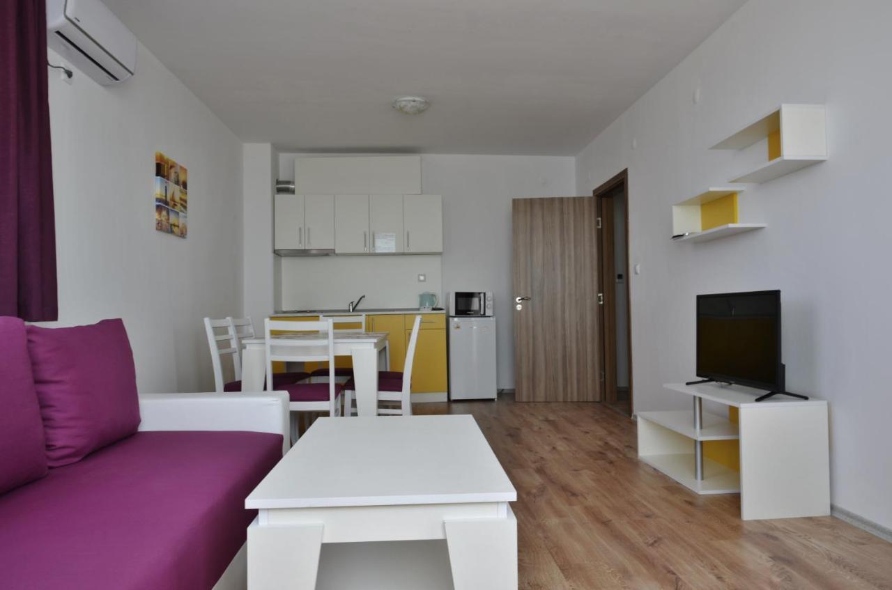 Apartcomplex Chateau أهيلوي المظهر الخارجي الصورة