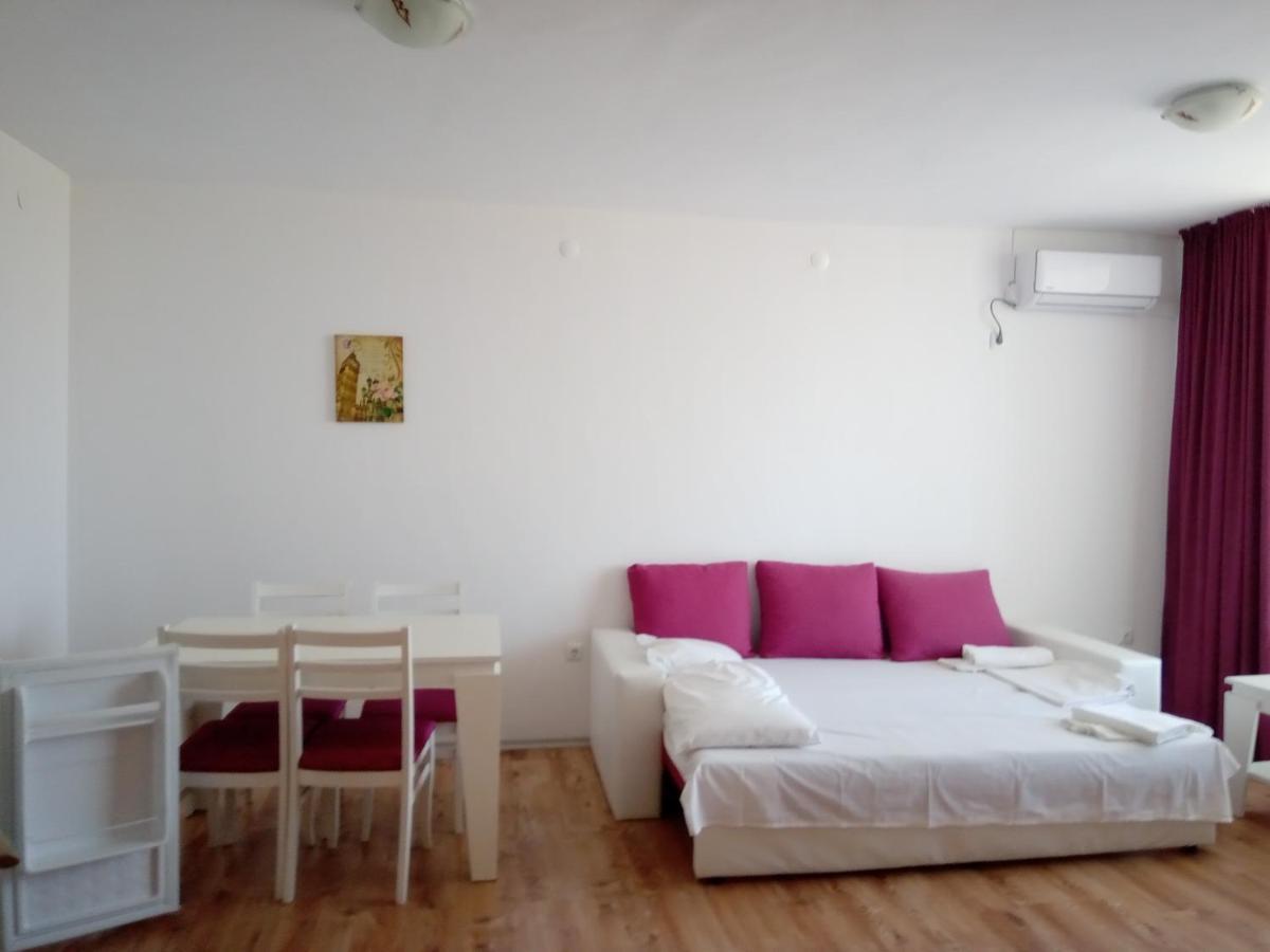 Apartcomplex Chateau أهيلوي المظهر الخارجي الصورة