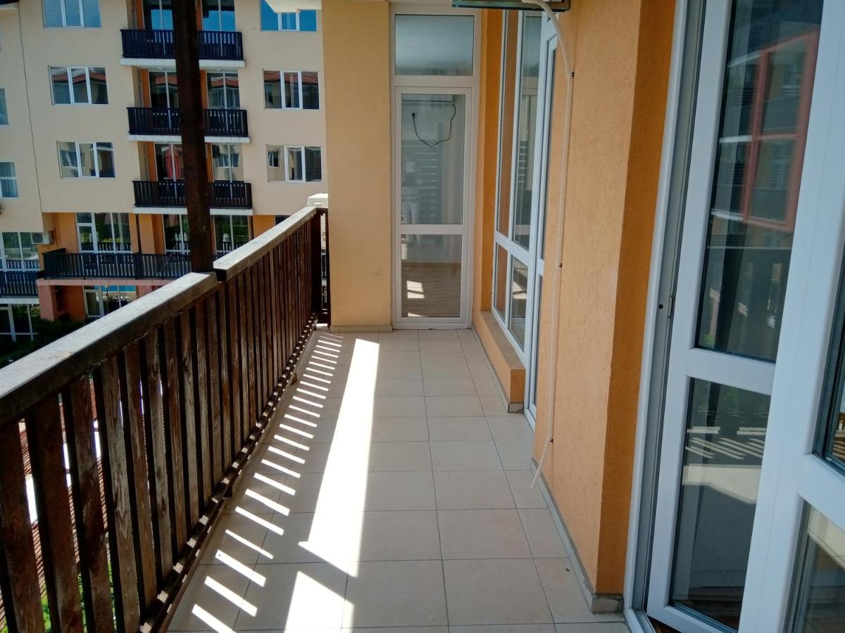 Apartcomplex Chateau أهيلوي المظهر الخارجي الصورة