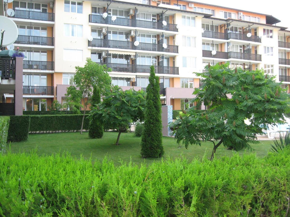 Apartcomplex Chateau أهيلوي المظهر الخارجي الصورة