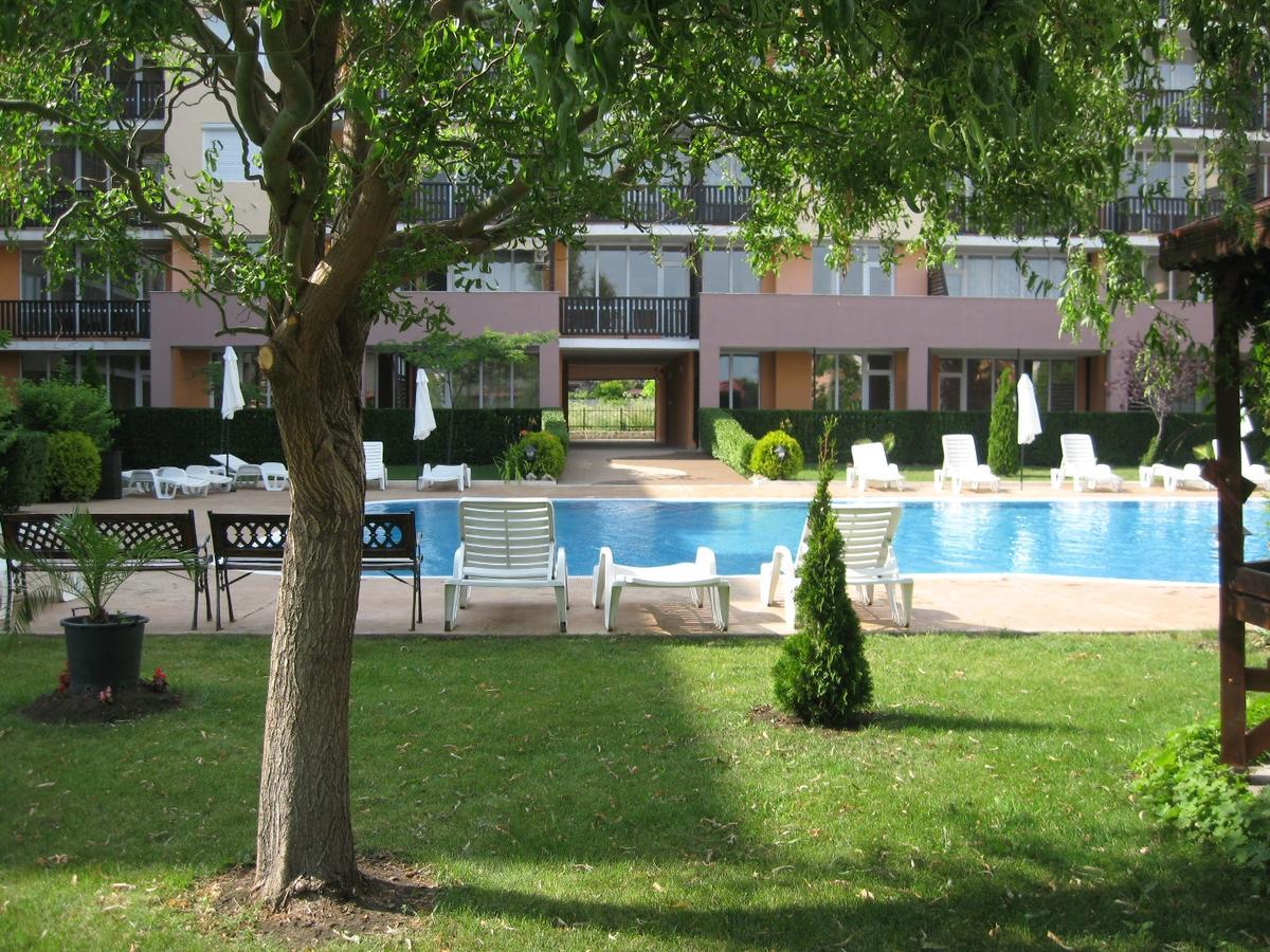 Apartcomplex Chateau أهيلوي المظهر الخارجي الصورة