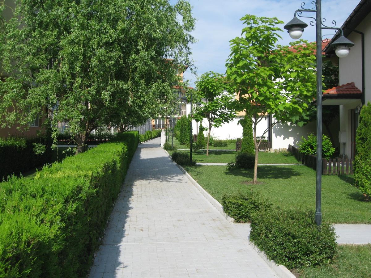 Apartcomplex Chateau أهيلوي المظهر الخارجي الصورة