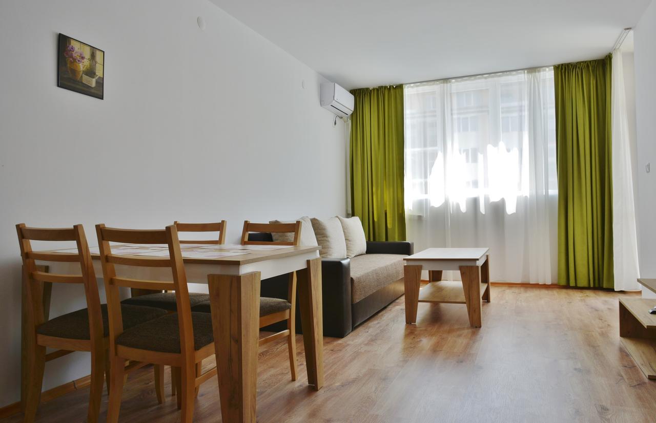 Apartcomplex Chateau أهيلوي المظهر الخارجي الصورة