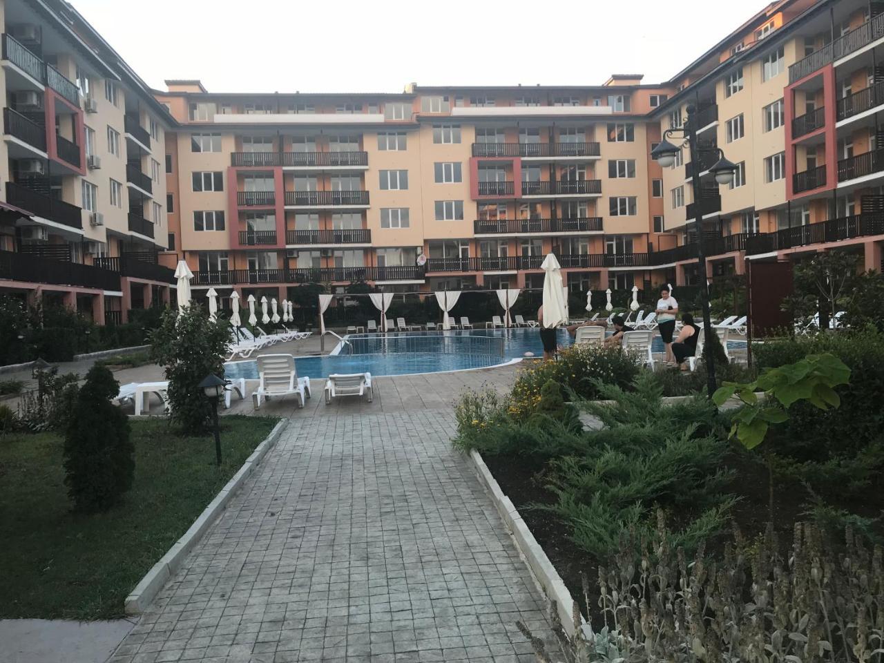 Apartcomplex Chateau أهيلوي المظهر الخارجي الصورة