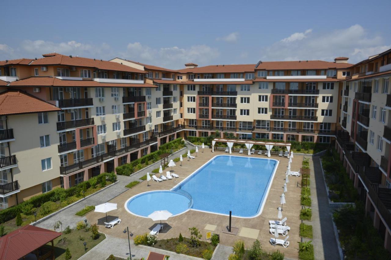 Apartcomplex Chateau أهيلوي المظهر الخارجي الصورة