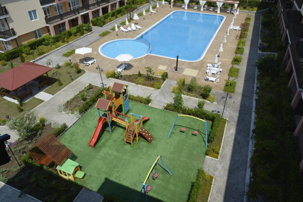 Apartcomplex Chateau أهيلوي المظهر الخارجي الصورة