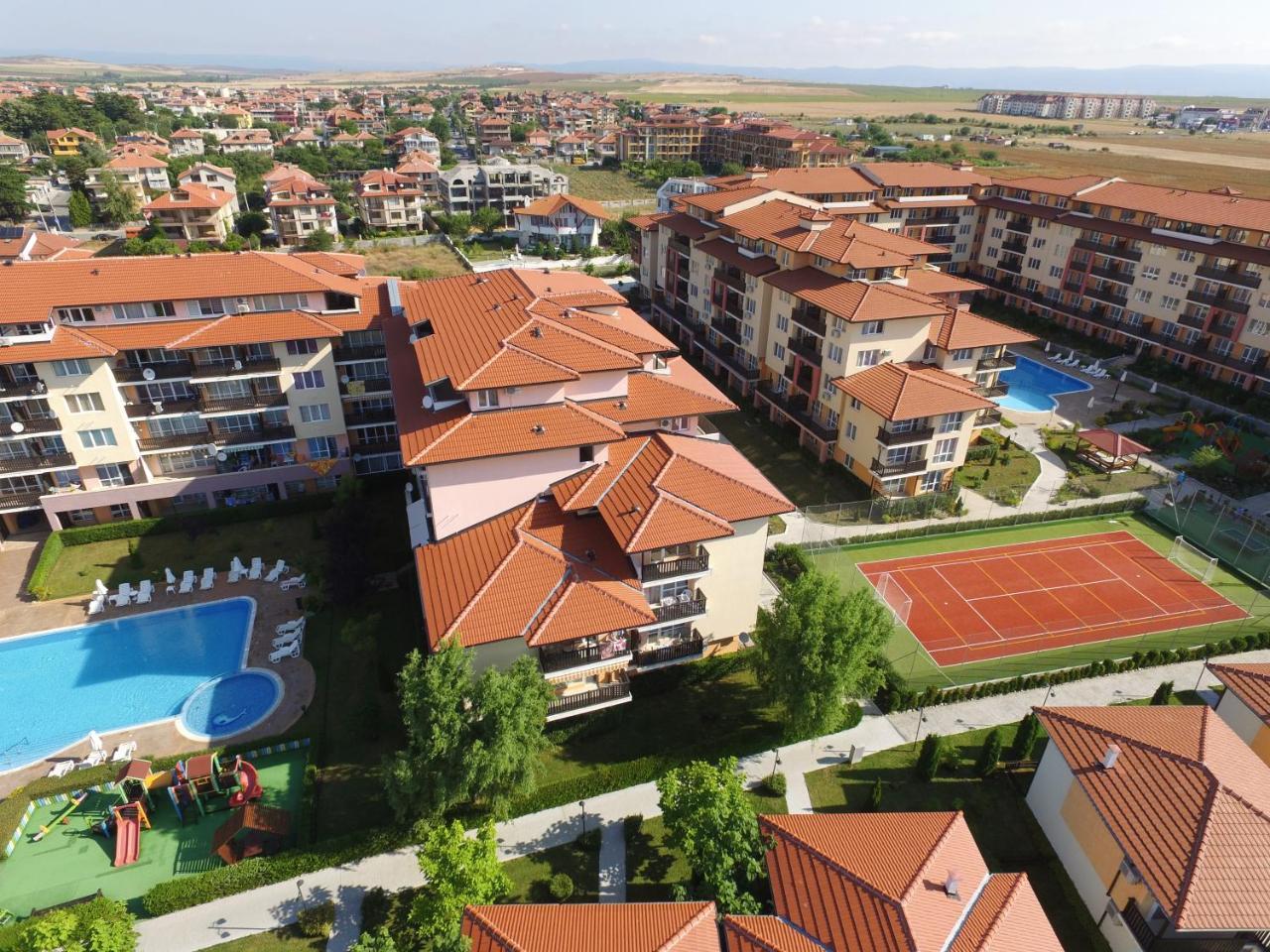 Apartcomplex Chateau أهيلوي المظهر الخارجي الصورة
